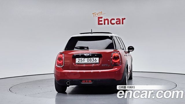 MINI Cooper D 5Door Mid 3rd 2016 — фото 4
