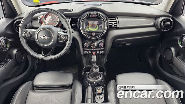 MINI Cooper D 5Door Mid 3rd 2016 — фото 7