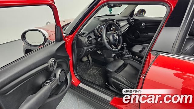 MINI Cooper D 5Door Mid 3rd 2016 — фото 10