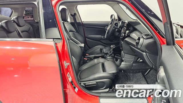 MINI Cooper D 5Door Mid 3rd 2016 — фото 11
