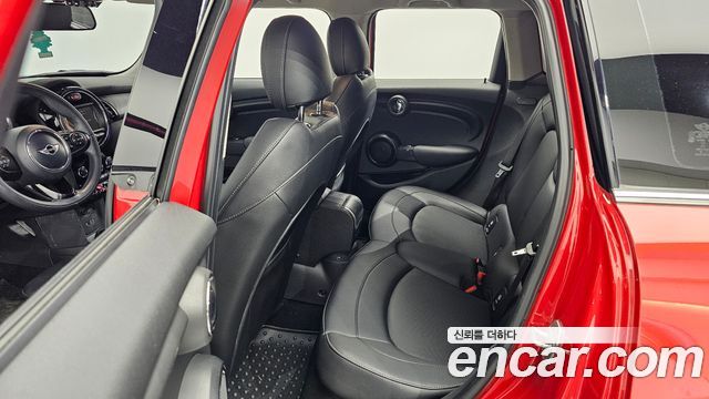 MINI Cooper D 5Door Mid 3rd 2016 — фото 12