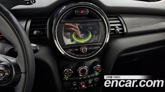 MINI Cooper D 5Door Mid 3rd 2016 — фото 14