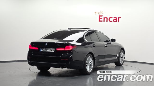BMW 5 Series (G30) 530i xDrive Luxury 2022 — фото 2