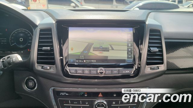 KG Mobility (SsangYong) Rexton Sports Khan Diesel 2.2 4WD Noblesse 2022 — фото 17