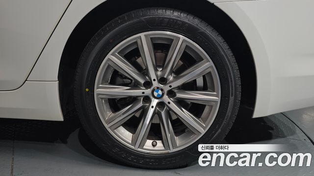 BMW 5 Series (G30) 520i Luxury 2018 — фото 21