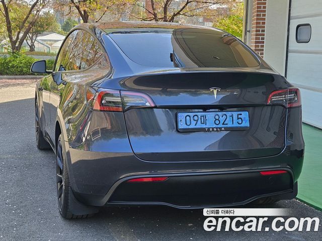Tesla Model Y RWD 2025 — фото 4