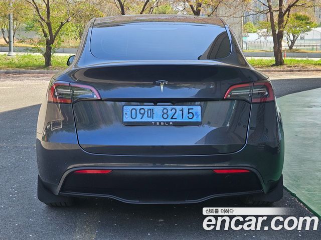 Tesla Model Y RWD 2025 — фото 5