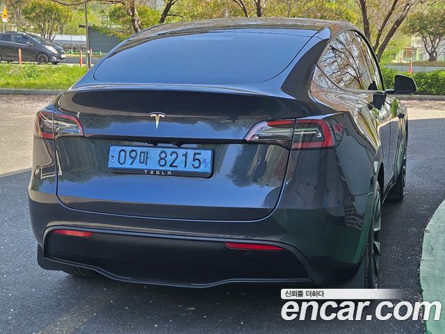 Tesla Model Y RWD 2025 — фото 6