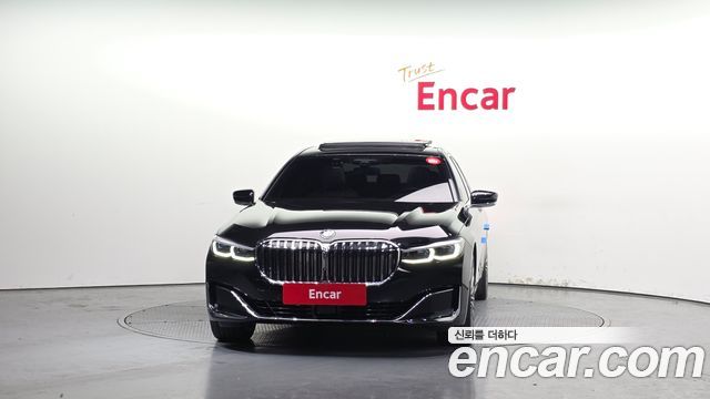 BMW 7 Series (G11) 740Li xDrive Design Pure Excellence 2022 — фото 3