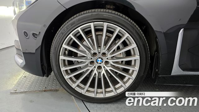 BMW 7 Series (G11) 740Li xDrive Design Pure Excellence 2022 — фото 5