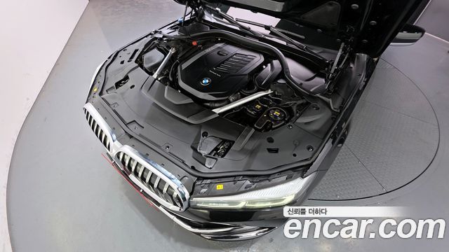 BMW 7 Series (G11) 740Li xDrive Design Pure Excellence 2022 — фото 6