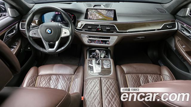 BMW 7 Series (G11) 740Li xDrive Design Pure Excellence 2022 — фото 7