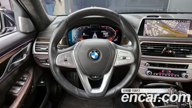 BMW 7 Series (G11) 740Li xDrive Design Pure Excellence 2022 — фото 13