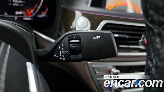 BMW 7 Series (G11) 740Li xDrive Design Pure Excellence 2022 — фото 16