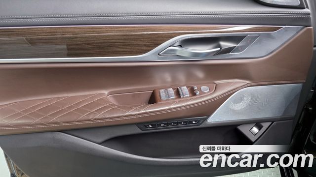 BMW 7 Series (G11) 740Li xDrive Design Pure Excellence 2022 — фото 24