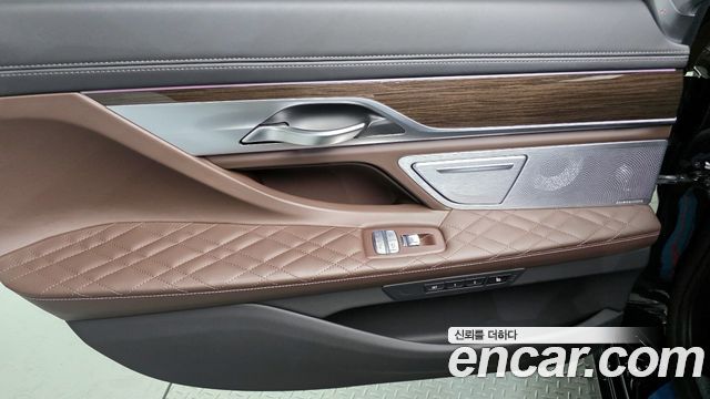 BMW 7 Series (G11) 740Li xDrive Design Pure Excellence 2022 — фото 25