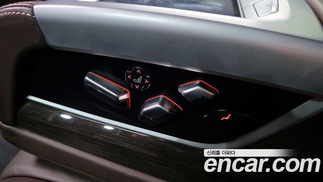 BMW 7 Series (G11) 740Li xDrive Design Pure Excellence 2022 — фото 30