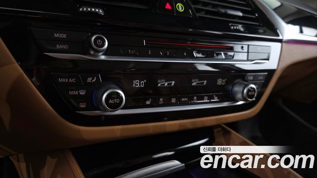 BMW 5 Series (G30) 520i Luxury 2018 — фото 21