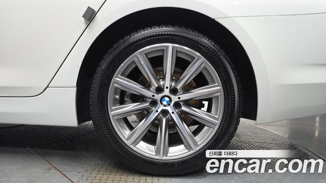 BMW 5 Series (G30) 520i Luxury 2018 — фото 27