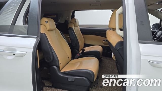 Kia Carnival (IV) Diesel 9-Seater Prestige 2023 — фото 11