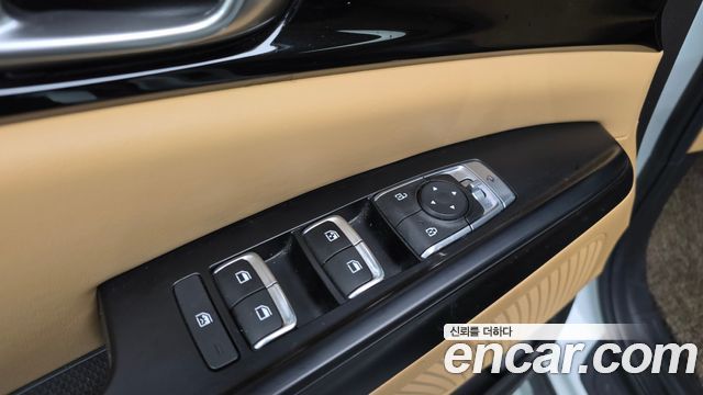 Kia Carnival (IV) Diesel 9-Seater Prestige 2023 — фото 31