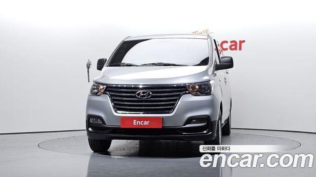Hyundai Grand Starex Van 3-Seater Style 2021 — фото 3