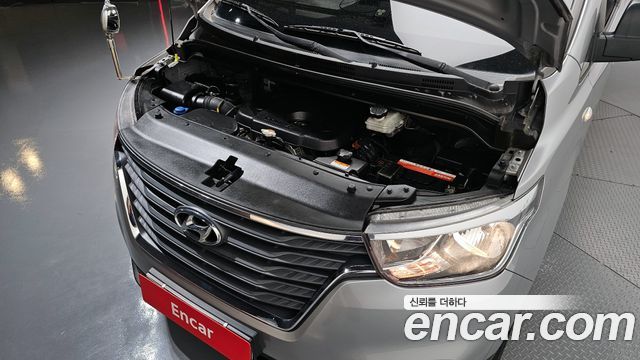 Hyundai Grand Starex Van 3-Seater Style 2021 — фото 6