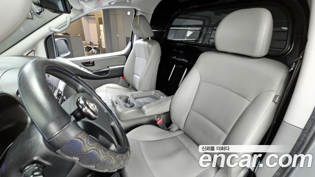 Hyundai Grand Starex Van 3-Seater Style 2021 — фото 7