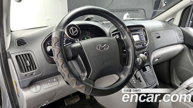 Hyundai Grand Starex Van 3-Seater Style 2021 — фото 13