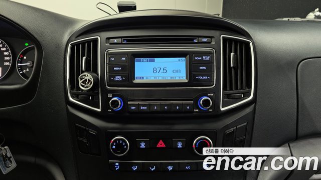 Hyundai Grand Starex Van 3-Seater Style 2021 — фото 14