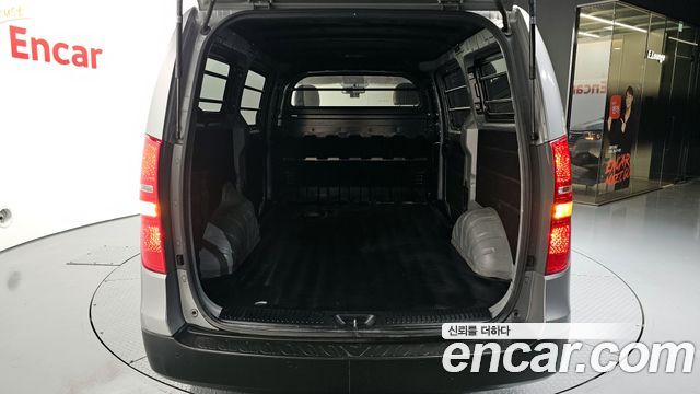 Hyundai Grand Starex Van 3-Seater Style 2021 — фото 20