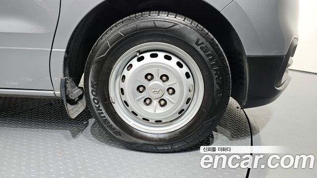 Hyundai Grand Starex Van 3-Seater Style 2021 — фото 21