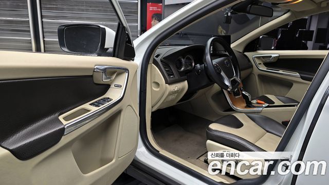 Volvo XC60 D4 1st 2013 — фото 10