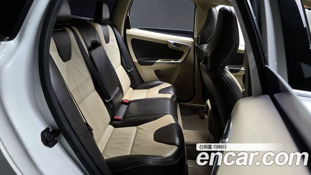 Volvo XC60 D4 1st 2013 — фото 11