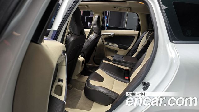 Volvo XC60 D4 1st 2013 — фото 12