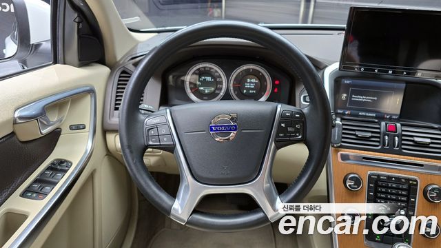 Volvo XC60 D4 1st 2013 — фото 13
