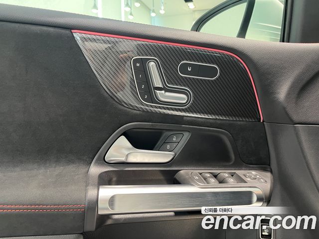 Mercedes-Benz GLB-Class (X247) AMG GLB35 4MATIC 2025 — фото 18