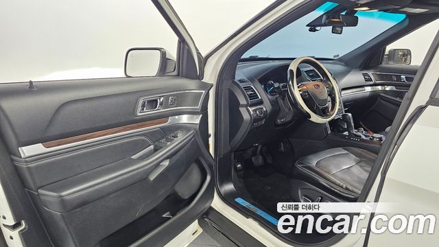 Ford Explorer 2.3 Limited 4WD 5th 2016 — фото 10
