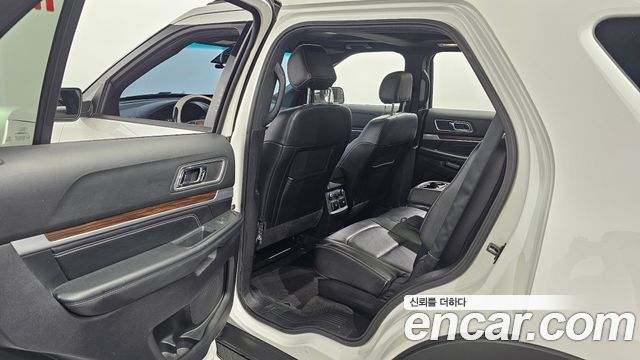 Ford Explorer 2.3 Limited 4WD 5th 2016 — фото 11