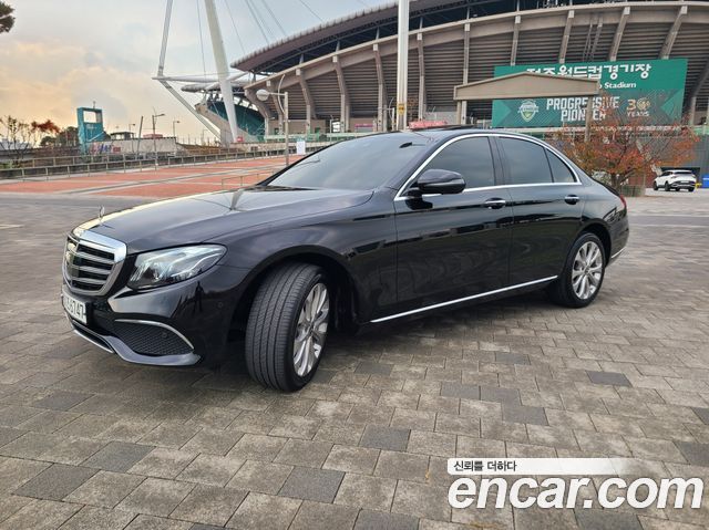 Mercedes-Benz E-Class (W213) E300 4MATIC Exclusive 2020 — фото 1