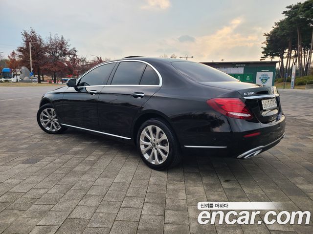 Mercedes-Benz E-Class (W213) E300 4MATIC Exclusive 2020 — фото 3