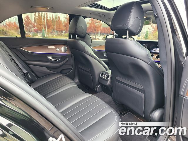 Mercedes-Benz E-Class (W213) E300 4MATIC Exclusive 2020 — фото 17