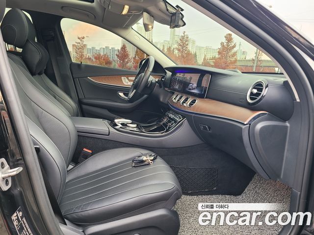Mercedes-Benz E-Class (W213) E300 4MATIC Exclusive 2020 — фото 18