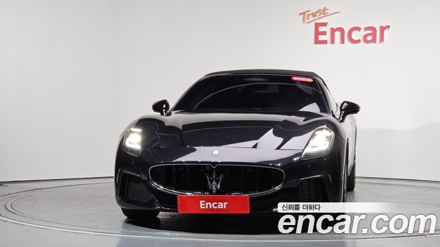 Maserati GranCabrio (II) 3.0 V6 Trofeo 2024 — фото 3