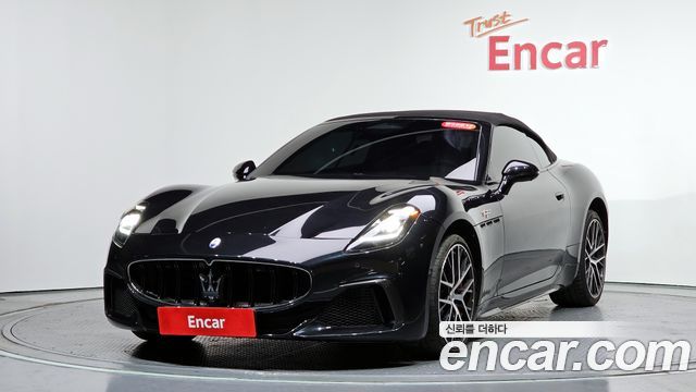 Maserati GranCabrio (II) 3.0 V6 Trofeo 2024 — фото 43