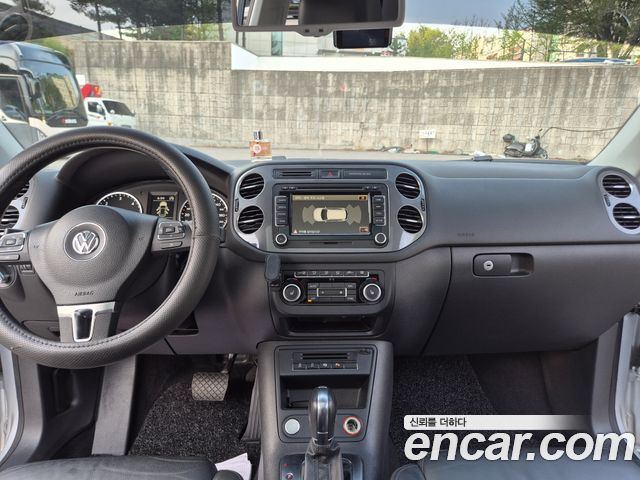 Volkswagen Tiguan 2.0 TDI  Premium 5N 2014 — фото 9