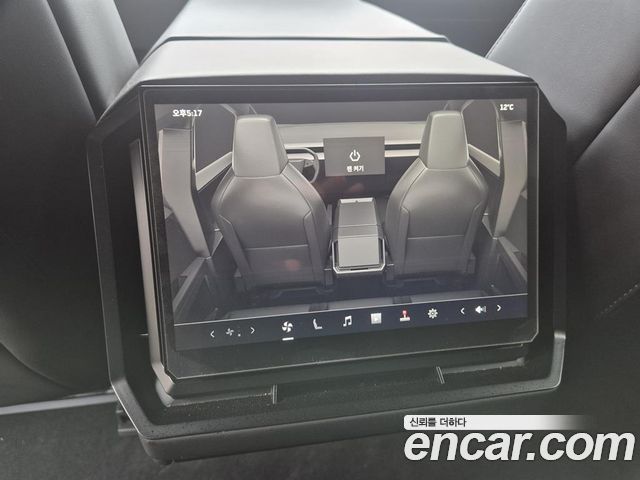 Tesla Saibeoteureok AWD 2024 — фото 16