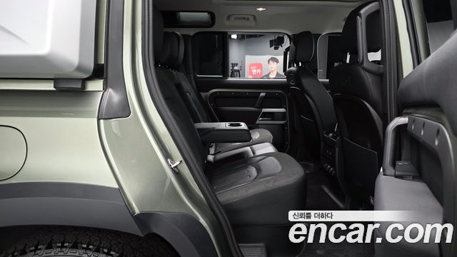 Land Rover Defender (L663) 110 D240 SE 2020 — фото 15