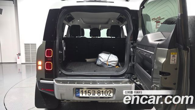 Land Rover Defender (L663) 110 D240 SE 2020 — фото 24