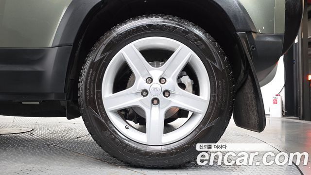 Land Rover Defender (L663) 110 D240 SE 2020 — фото 27